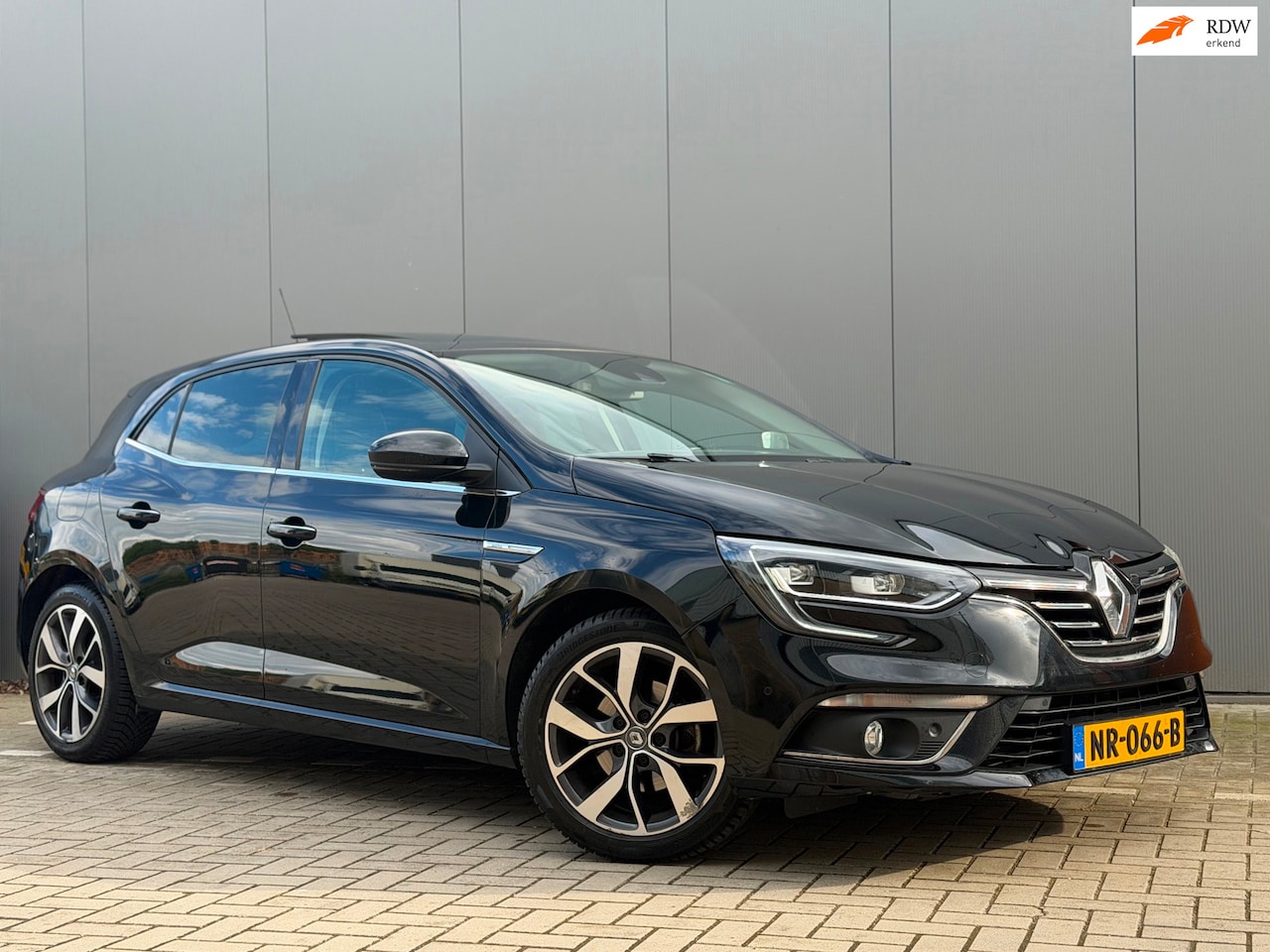 Renault Mégane - 1.2 TCe Bose nw apk nw ketting - AutoWereld.nl