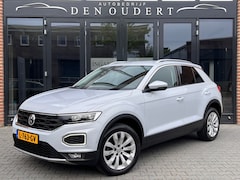 Volkswagen T-Roc - 1.5 TSI Sport AUT. LED / CARPLAY / NAVI