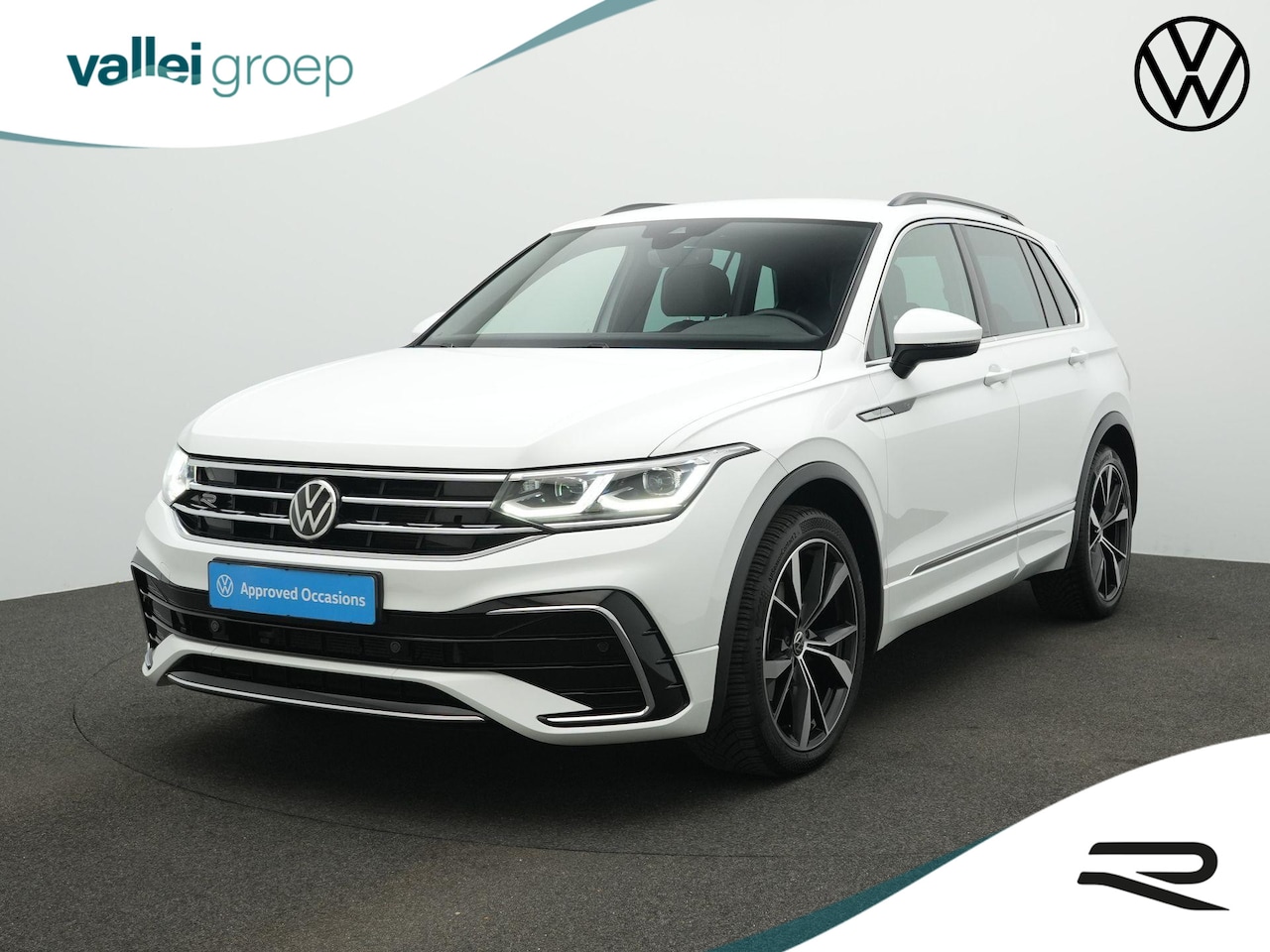 Volkswagen Tiguan - 1.5 TSI 150 pk DSG R-Line Business+ | Trekhaak | Achteruitrijcamera | Adaptive Cruise | St - AutoWereld.nl