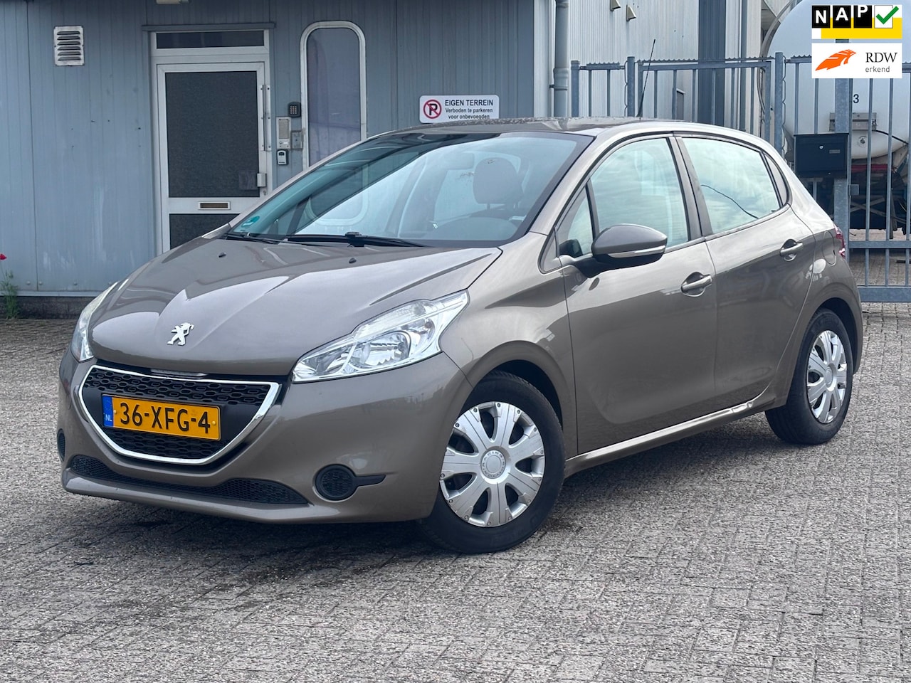 Peugeot 208 - 1.4 Vti Active 1.4 VTi Active, Nap, Apk, Airco, Trekhaak, Elek pkt - AutoWereld.nl
