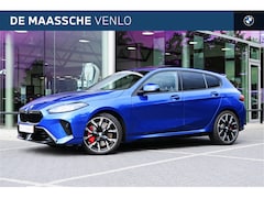 BMW 1-serie - 120 M Sport Automaat / Trekhaak / Panoramadak / Sportstoelen / Comfort Access / Iconic Glo