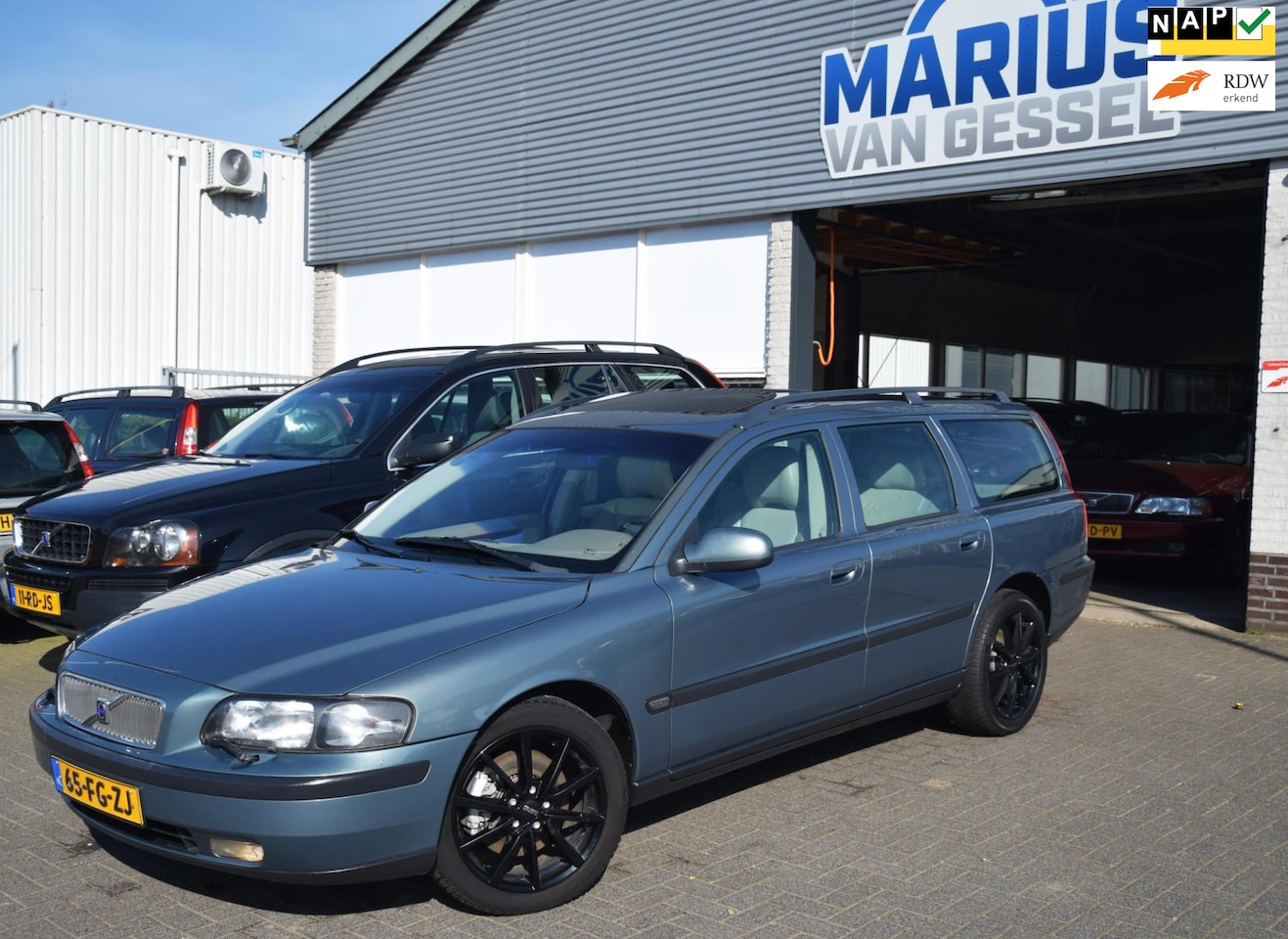 Volvo V70 - 2.3 T-5 Automaat & Leer 250 pk - AutoWereld.nl