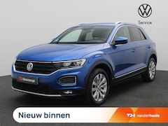 Volkswagen T-Roc - 1.5 TSI Sport 150PK DSG Trekhaak, Keyless, Achteruitrijcamera, Side Assist, 17" LM Velgen,