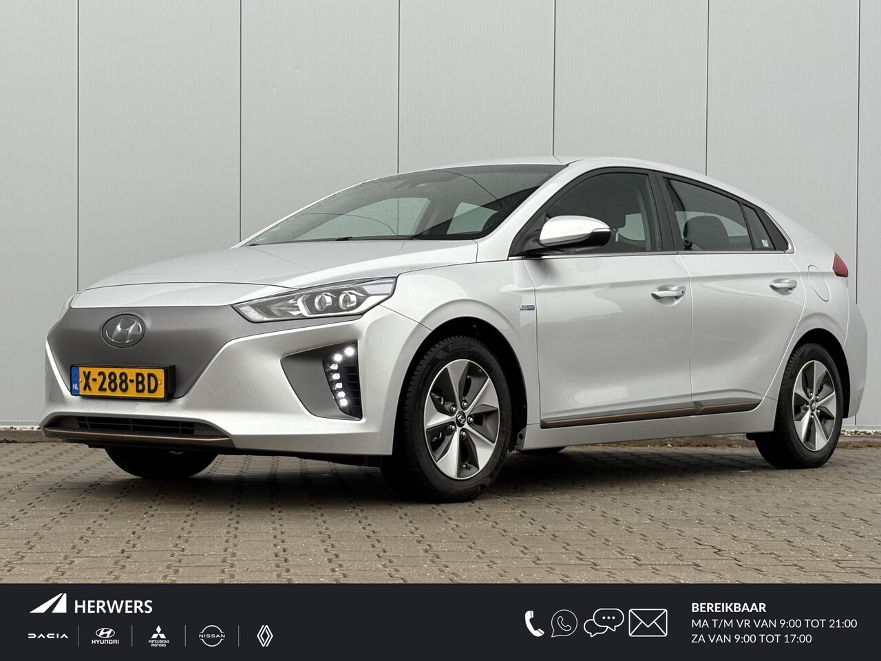 Hyundai IONIQ - Comfort EV / SOH 100% / Airco / Automaat / Stoelverwarming / All Season banden / Apple Car - AutoWereld.nl