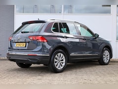 Volkswagen Tiguan - 1.5 TSI 150pk DSG Life Business | Stoelverwarming | Achteruitrijcamera | Keyless