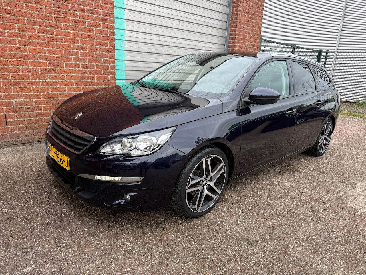 Peugeot 308 SW - 1.6 BlueHDI Blue Lease Executive Pack 1.6 BlueHDI Blue Lease Executive Pack Bj:2015 NAP! - AutoWereld.nl