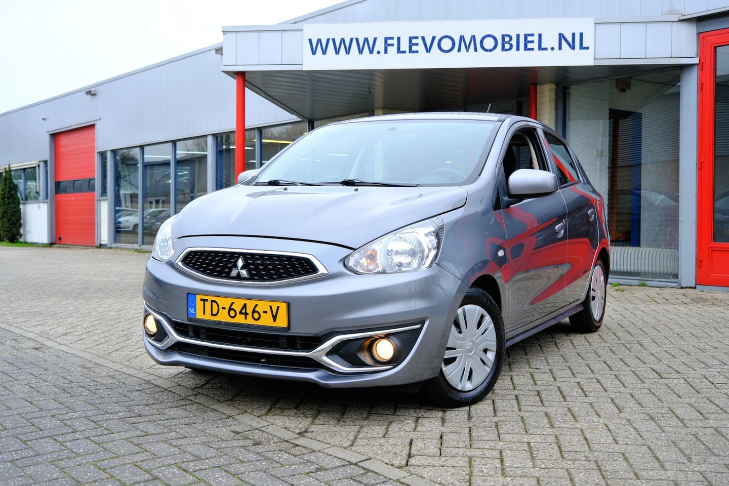 Mitsubishi Space Star - 1.0 Cool+ Aut. *40.830km!* Airco - AutoWereld.nl