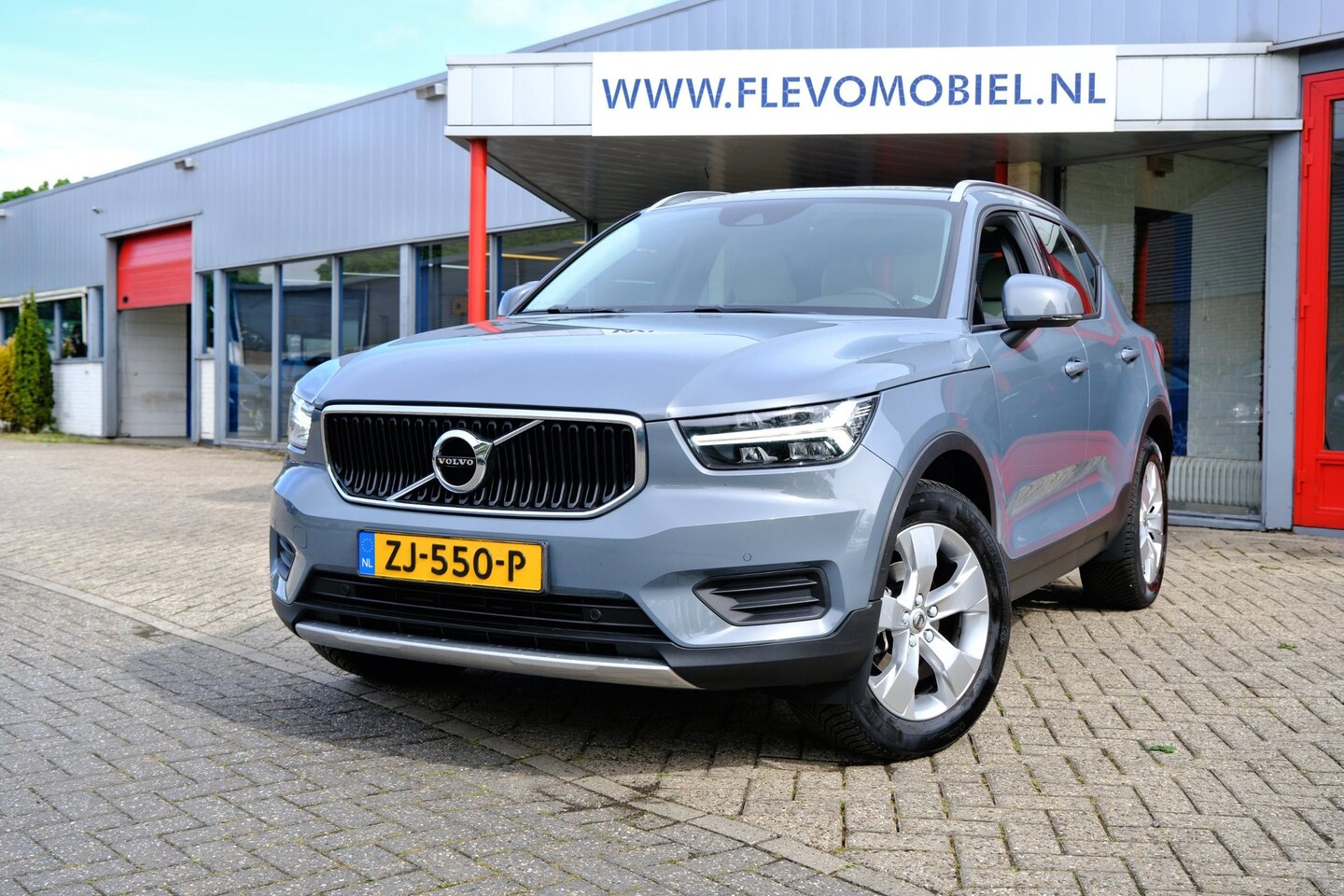 Volvo XC40 - 1.5 T3 Momentum Pro Aut. Pano|1e Eig|Leder|Navi|LMV - AutoWereld.nl