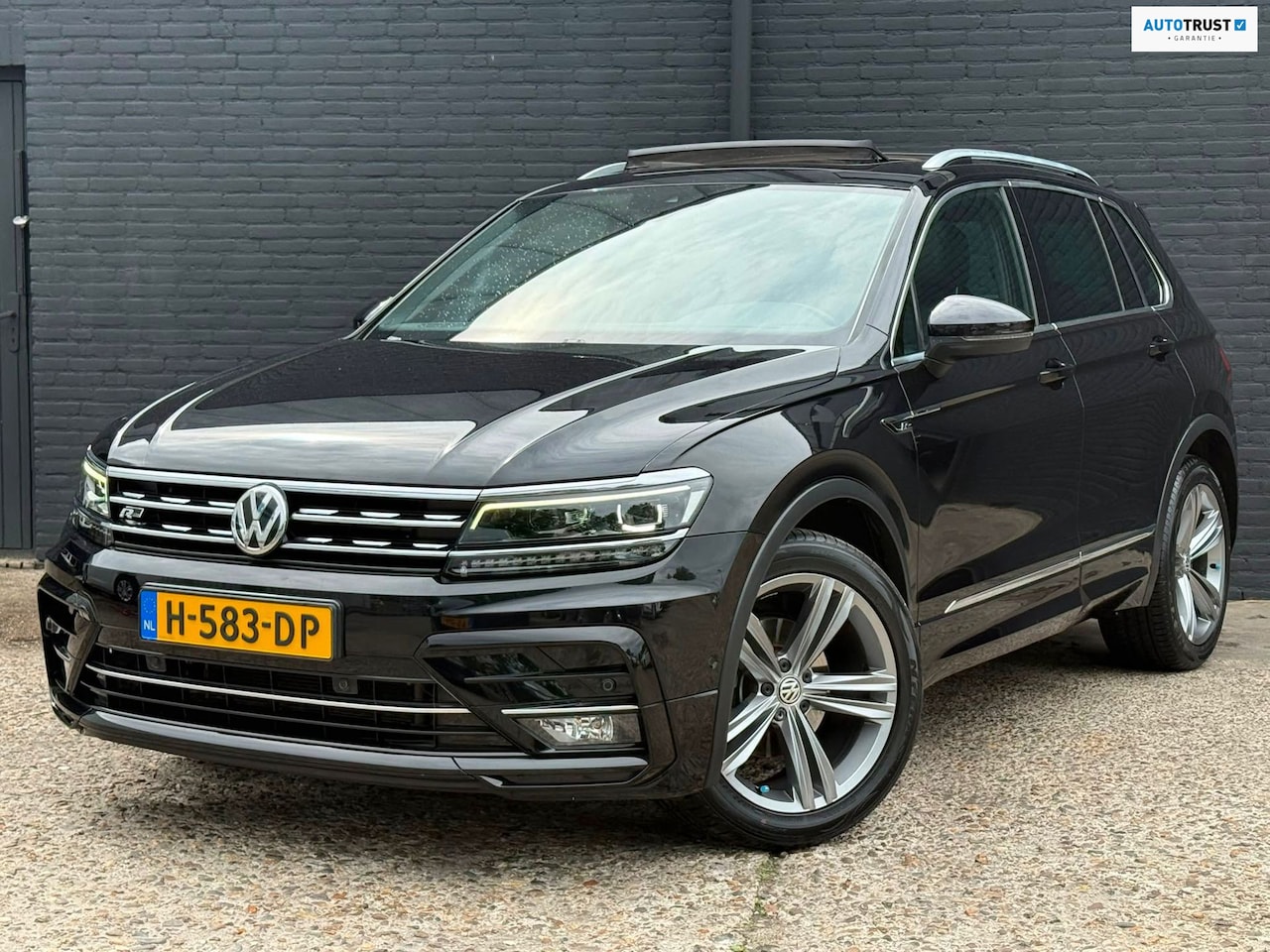 Volkswagen Tiguan - 1.5 TSI ACT Highline Business R PANO | STOELVER | CARPLAY | CAMERA | KEYLESS | NWE APK - AutoWereld.nl