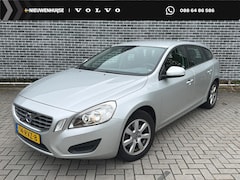 Volvo V60 - 2.0 T5 Kinetic | Origineel Nederlandse auto | Trekhaak | Cruise control | Climate control