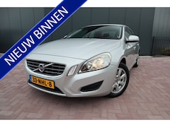 Volvo S60 - 2.0T Intro Edition Navigatie Trekhaak Pdc Etc
