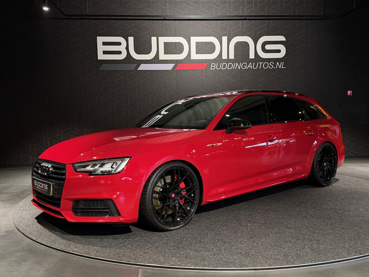Audi A4 Avant - 1.4 TFSI S-Line | Pano | Trekhaak | Massage | RS Seats | 20''inch - AutoWereld.nl
