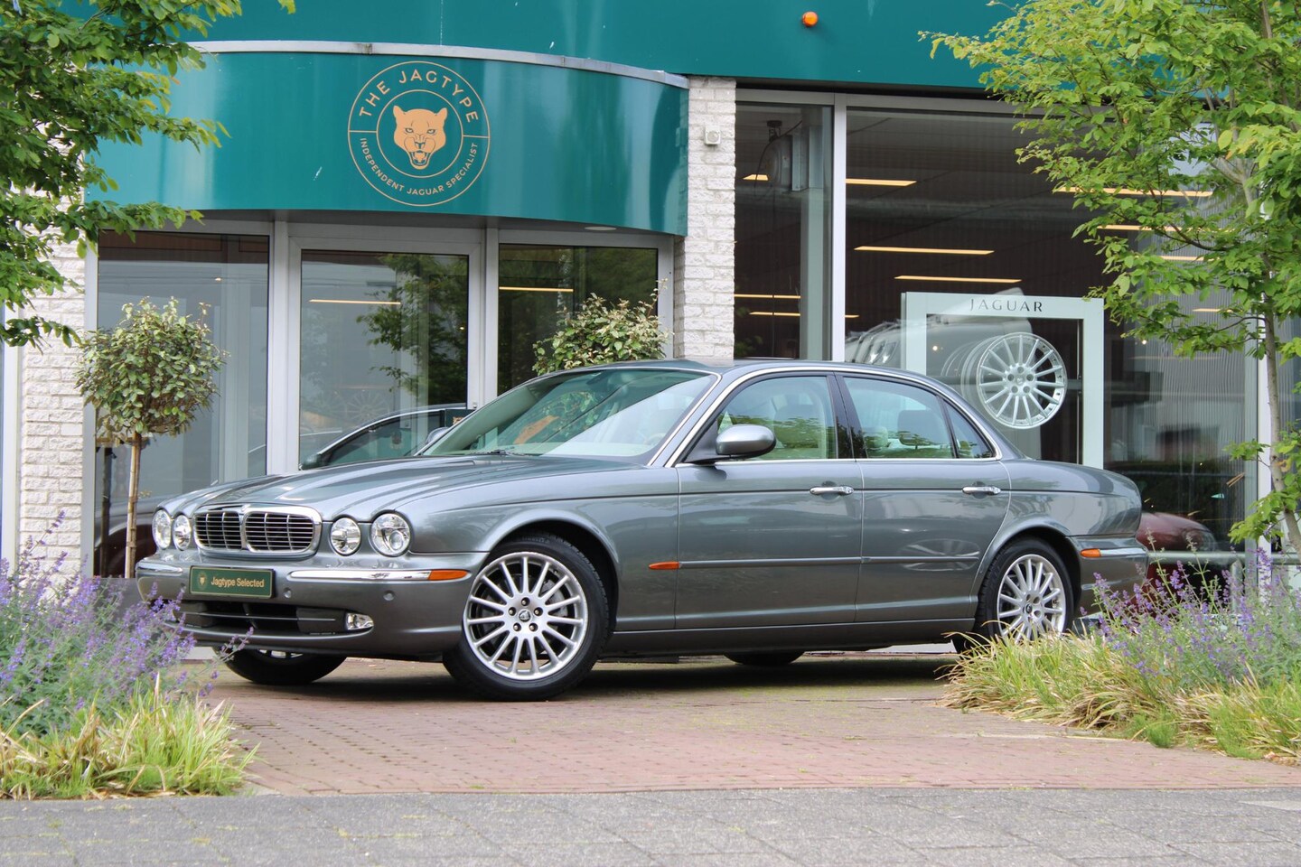 Jaguar XJ - 4.2 V8 Executive 4.2 V8 Executive - AutoWereld.nl