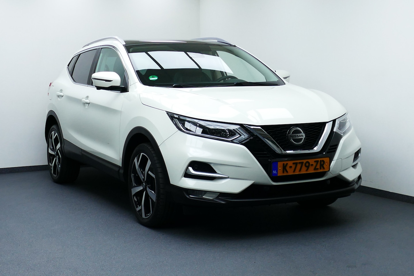 Nissan Qashqai - 1.3 160pk DIG-T Premium Edition. Panodak, Leer, 360 Camera, Navi, 19"LMV - AutoWereld.nl