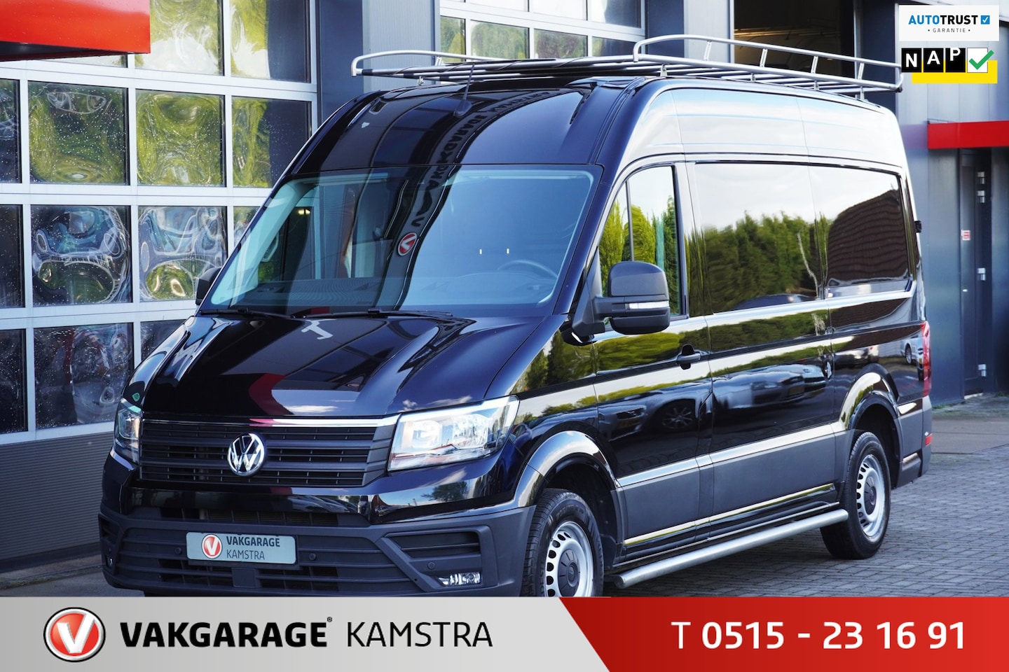 Volkswagen Crafter - 2.0 TDI L3H3 Highline NAP Imperial/Cruise 140 pk - AutoWereld.nl