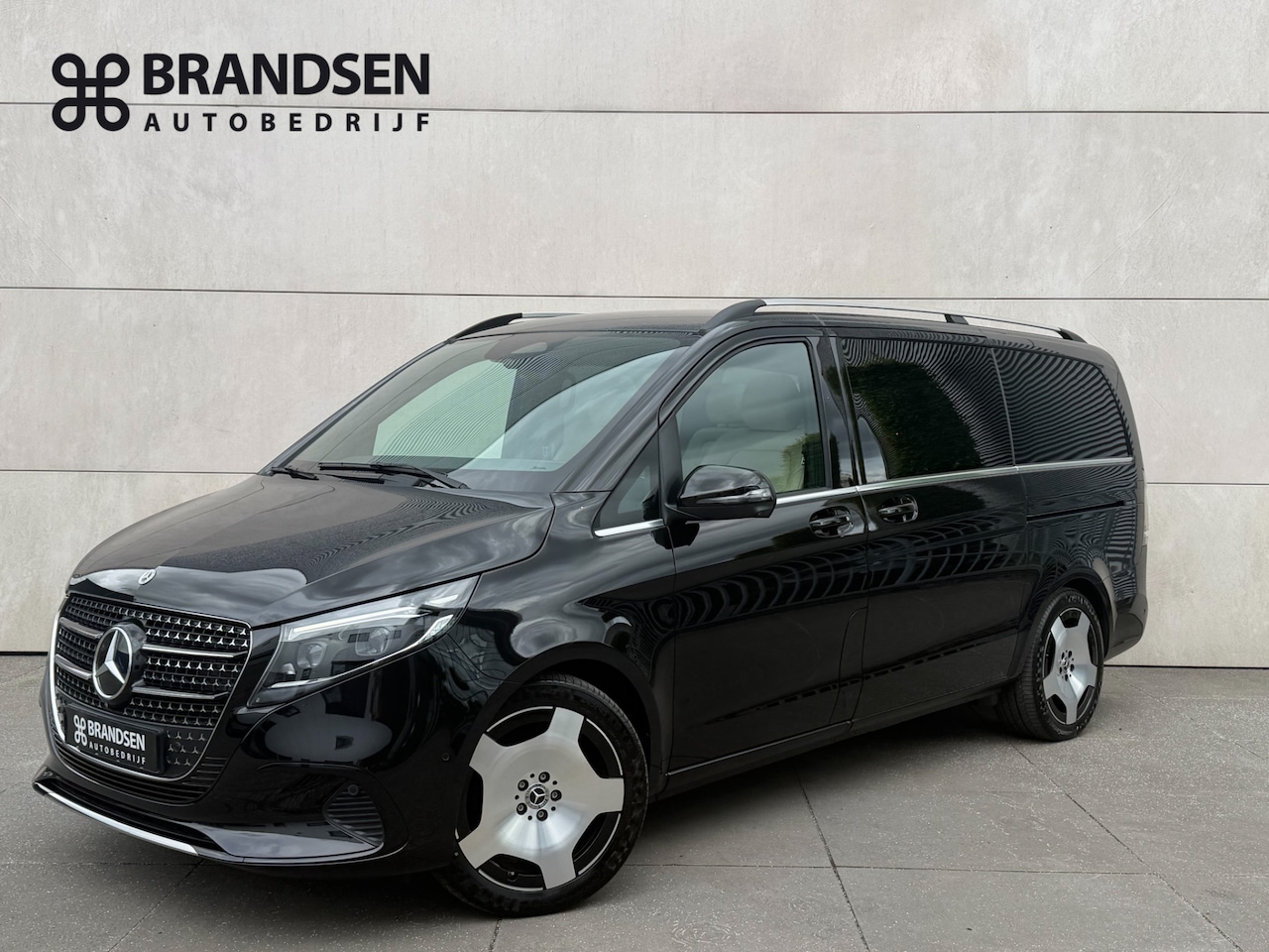 Mercedes-Benz V-klasse - 300 L2 Avantgarde ***BENZINE*** Leer-Elektr.schuifd.-Pano-ACC-360-19"-Stoel/stuur verw. - AutoWereld.nl