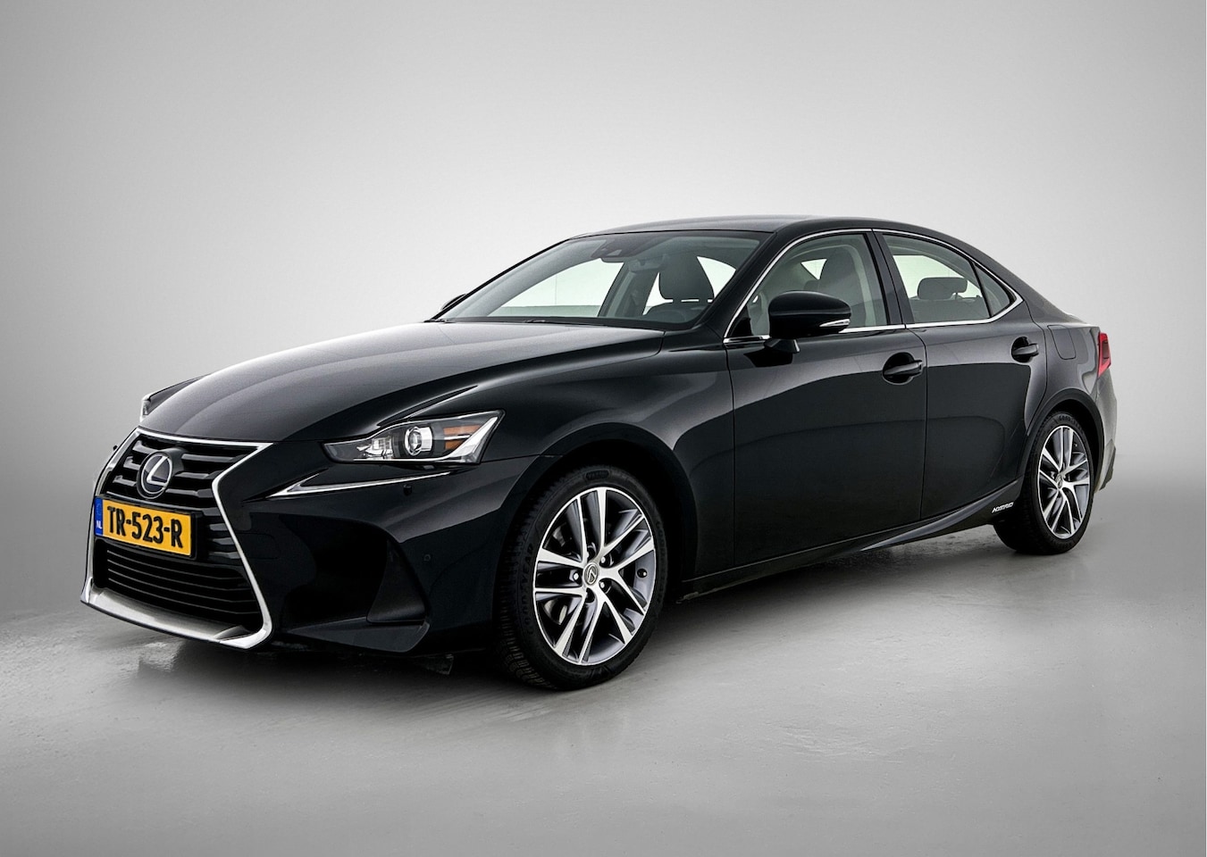 Lexus IS - 300h Hybrid Business Line | Parkeersensoren | Cruise Control Adaptief | Achteruitrijcamera - AutoWereld.nl