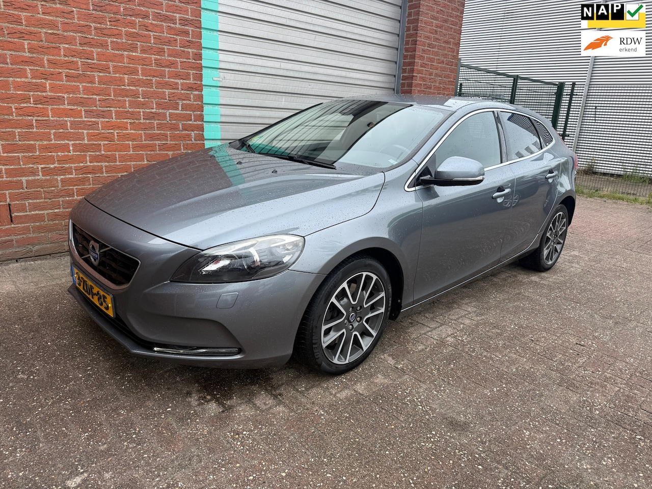 Volvo V40 - 2.0 D4 Ocean Race Business Bj:2014 NAP! - AutoWereld.nl