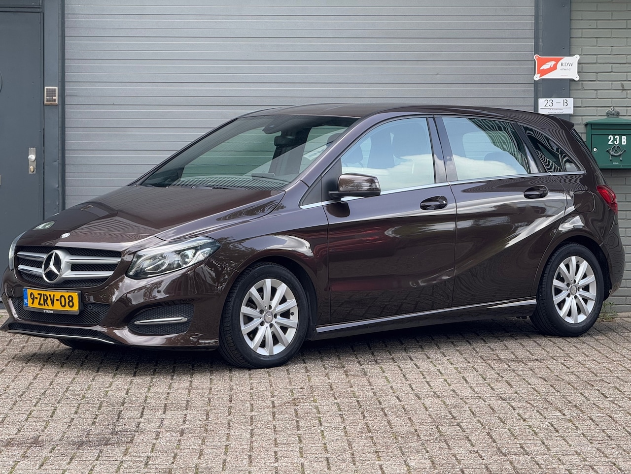 Mercedes-Benz B-klasse - 180 CDI Blue Efficiency Lease Edition 180 CDI Blue Efficiency Lease Edition - AutoWereld.nl