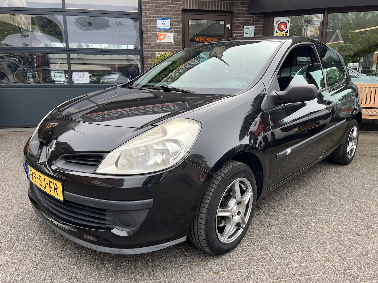 Renault Clio - 1.2 16V Perfect onderhouden! - AutoWereld.nl