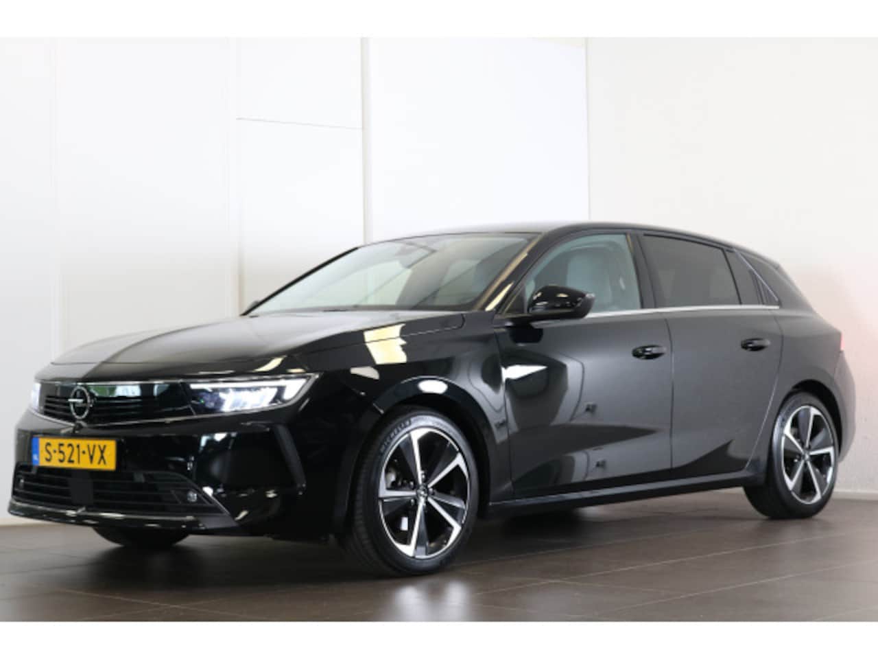 Opel Astra - 1.2 Level 3 130pk | Camera | Navi | Ad. Cruise control | AGR Stoelen | DAB | PDC V+A | Key - AutoWereld.nl