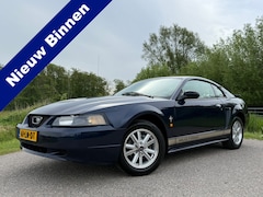 Ford Mustang - USA 3.8 V6 Coupé Automaat / Origineel NL / 2e Eigenaar / Mach Audio / Youngtimer / Airco /