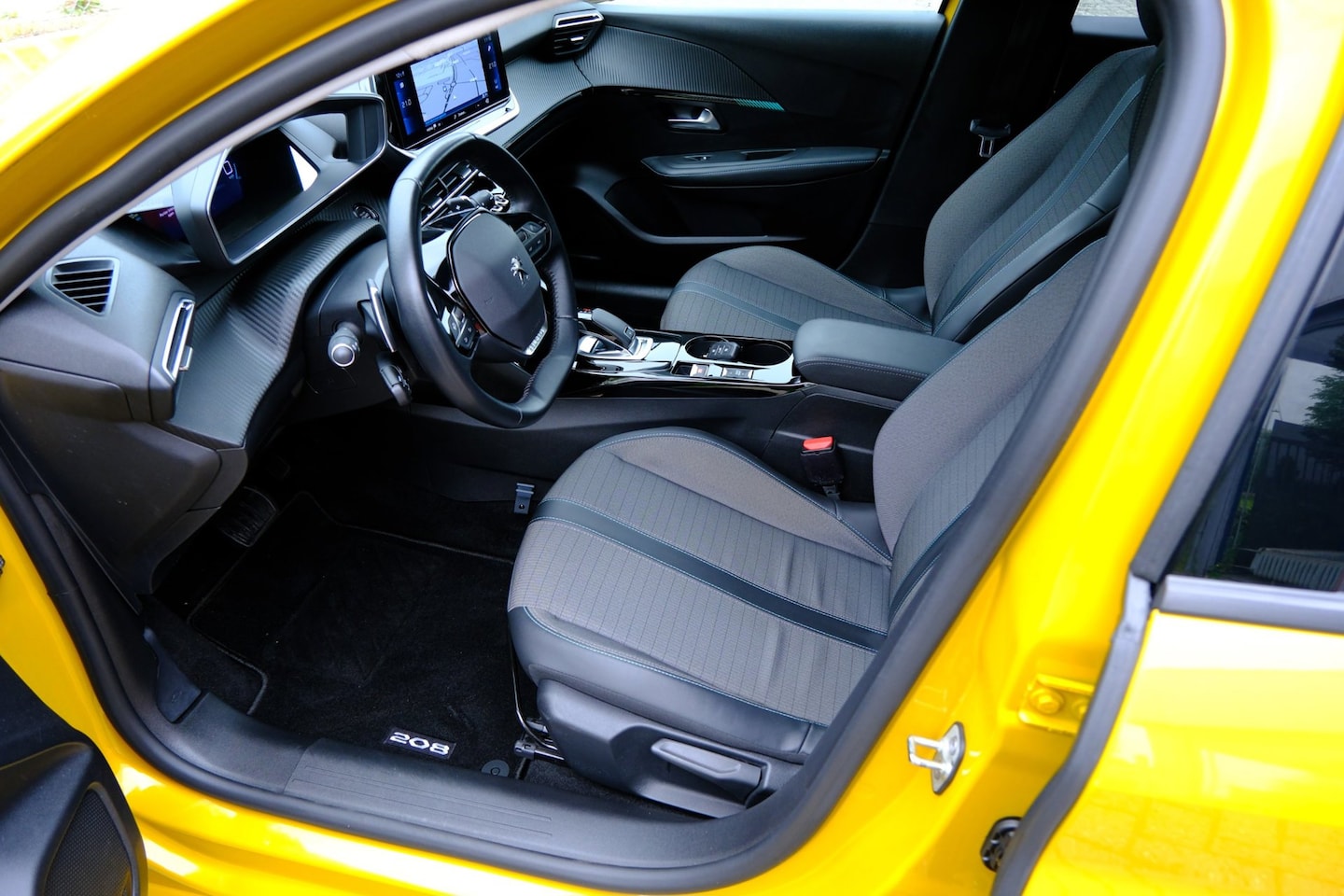 Peugeot 208 - 1.2 PureTech Allure Pack Aut. Navi|Cam|Half Leder|Virtual Displ - AutoWereld.nl