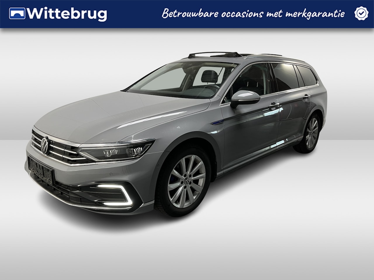 Volkswagen Passat Variant - 1.4 TSI PHEV GTE / AUTOMAAT/ PANO/ LEER/ STANDKACHEL/ DCC/ 360 CAMERA/ MEMORY SEAT/ MASSAG - AutoWereld.nl