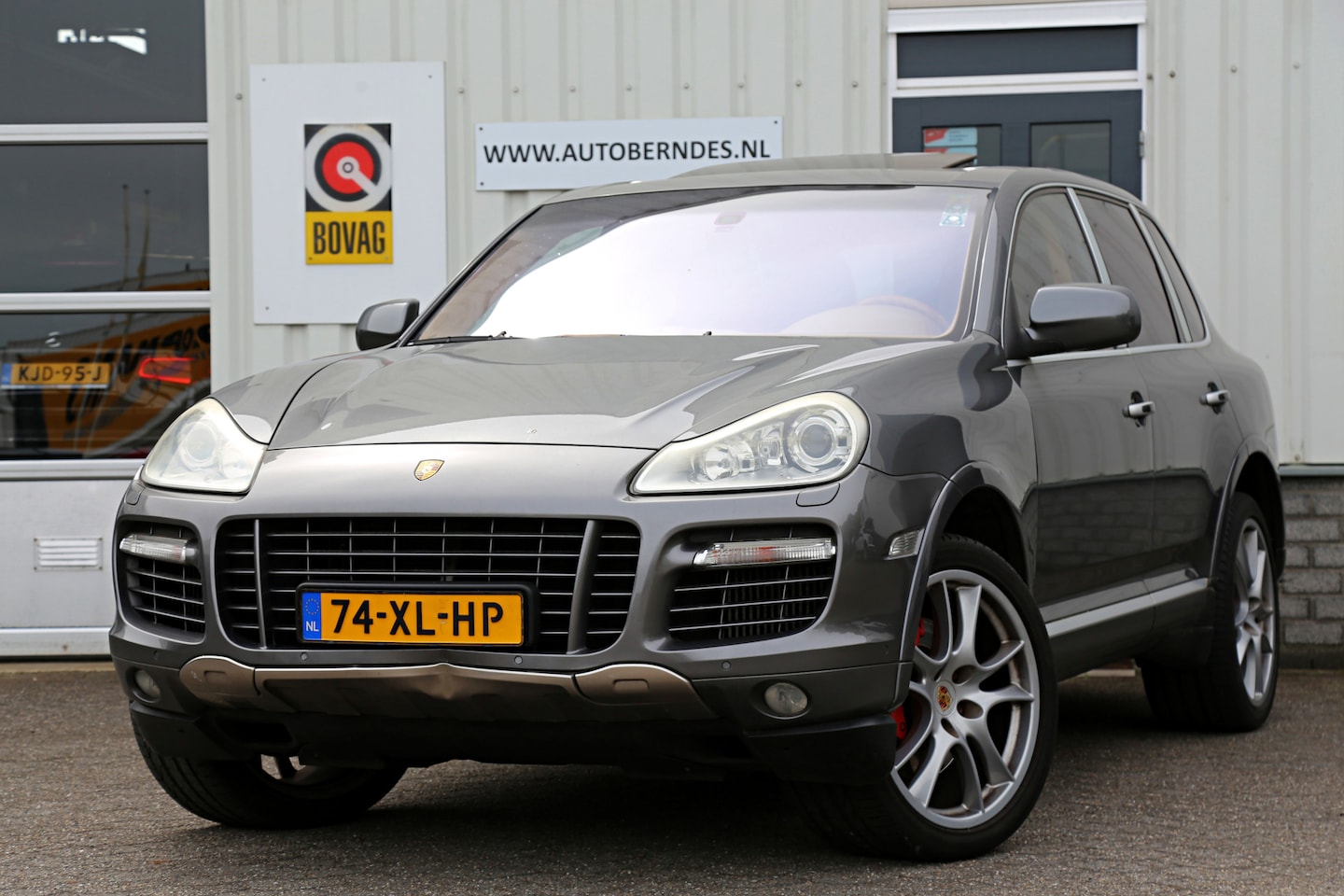Porsche Cayenne - 4.8 Turbo 500PK*NL-Auto*Facelift*Luchtvering/Dak/LPG Prins/Android/Elek. Trekhaak/Suede he - AutoWereld.nl