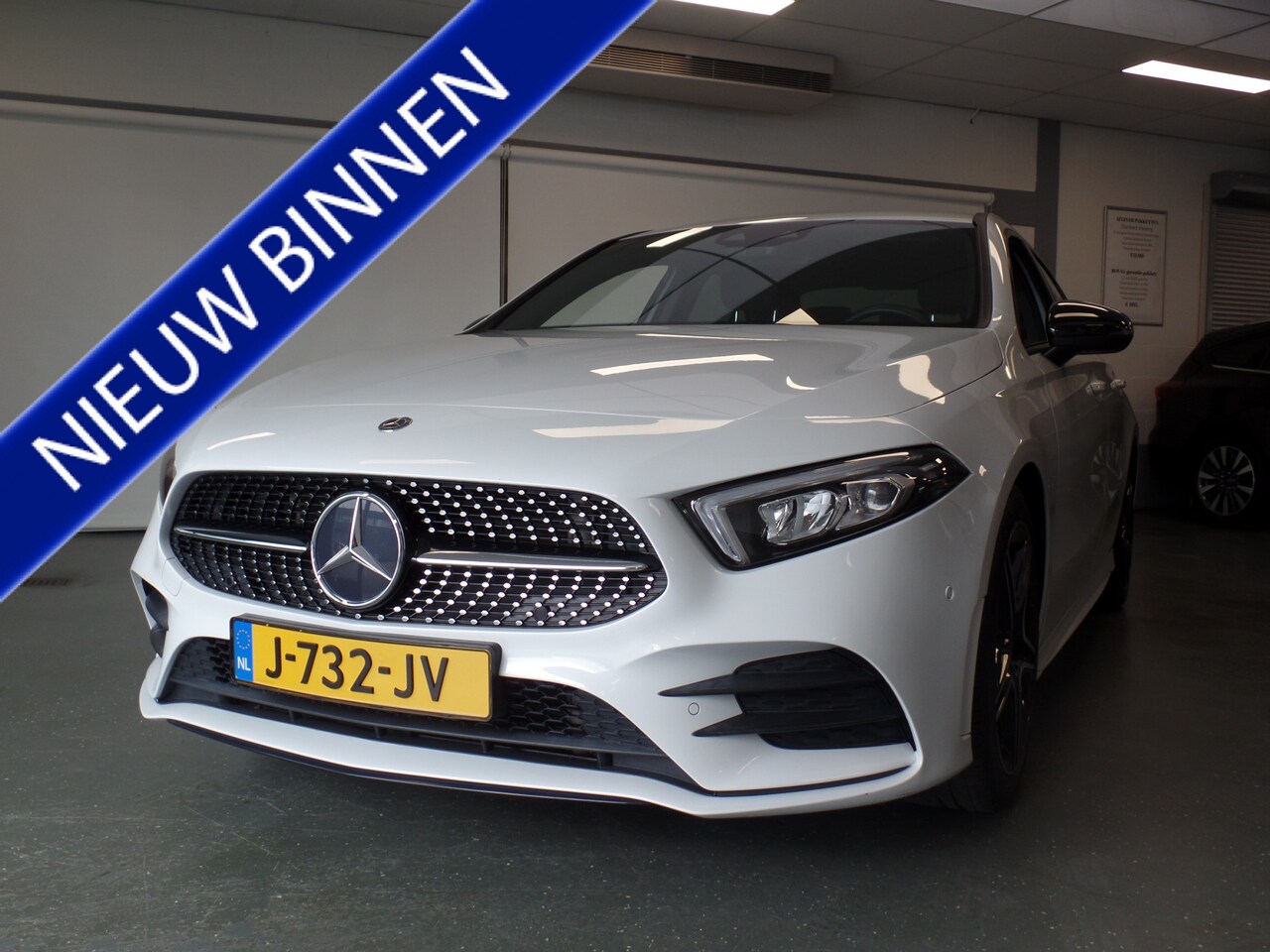 Mercedes-Benz A-klasse - sedan 180 automaat, Business Solution AMG pakket, Navigatie, Clima controle, Cruise contro - AutoWereld.nl