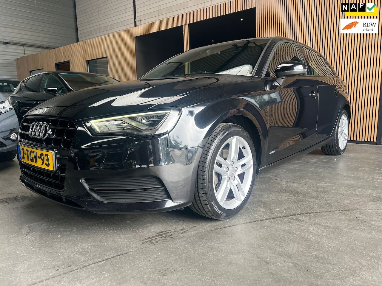Audi A3 Sportback - 1.4 TFSI Ambiente Pro Line plus Automaat|Parksensor|Cruise|Airco - AutoWereld.nl
