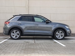 Volkswagen T-Roc - 1.5 TSI R-Line Business 150PK DSG | Led plus | Camera | Trekhaak | Navigatie | Spiegelpakk