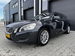 Volvo V60 - 1.6 T3 Momentum 2011