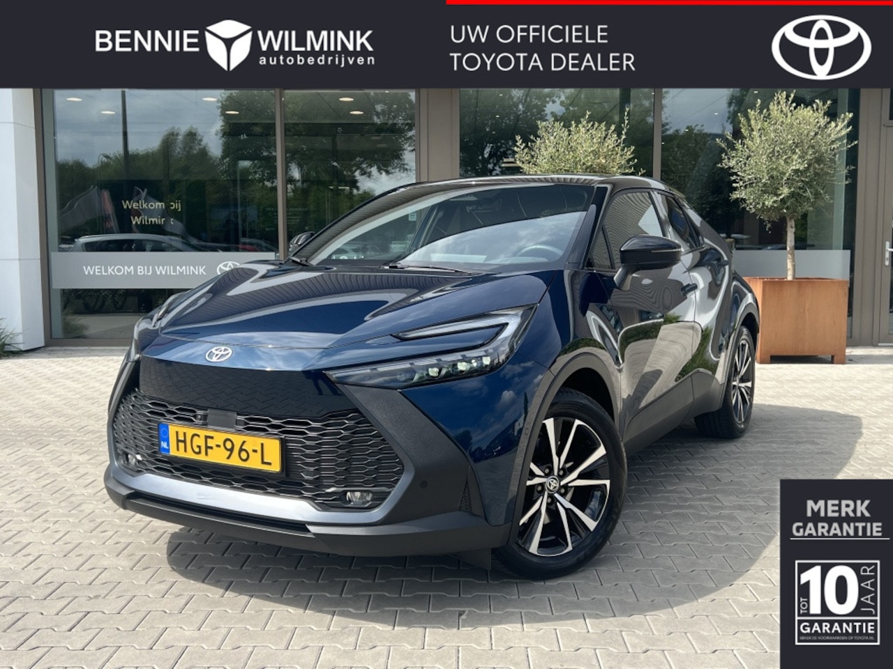 Toyota C-HR - 2.0 PHEV 220 First Edition | Elekr achterklep | Camera - AutoWereld.nl