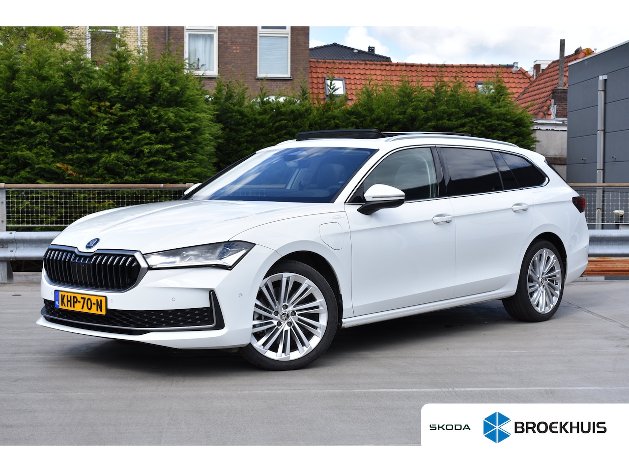 Skoda Superb Combi - 1.5 TSI 204PK PHEV DSG-6 iV First Edition | TREKHAAK | PANORAMA DAK | STOELVERW.+VERKOEL. - AutoWereld.nl