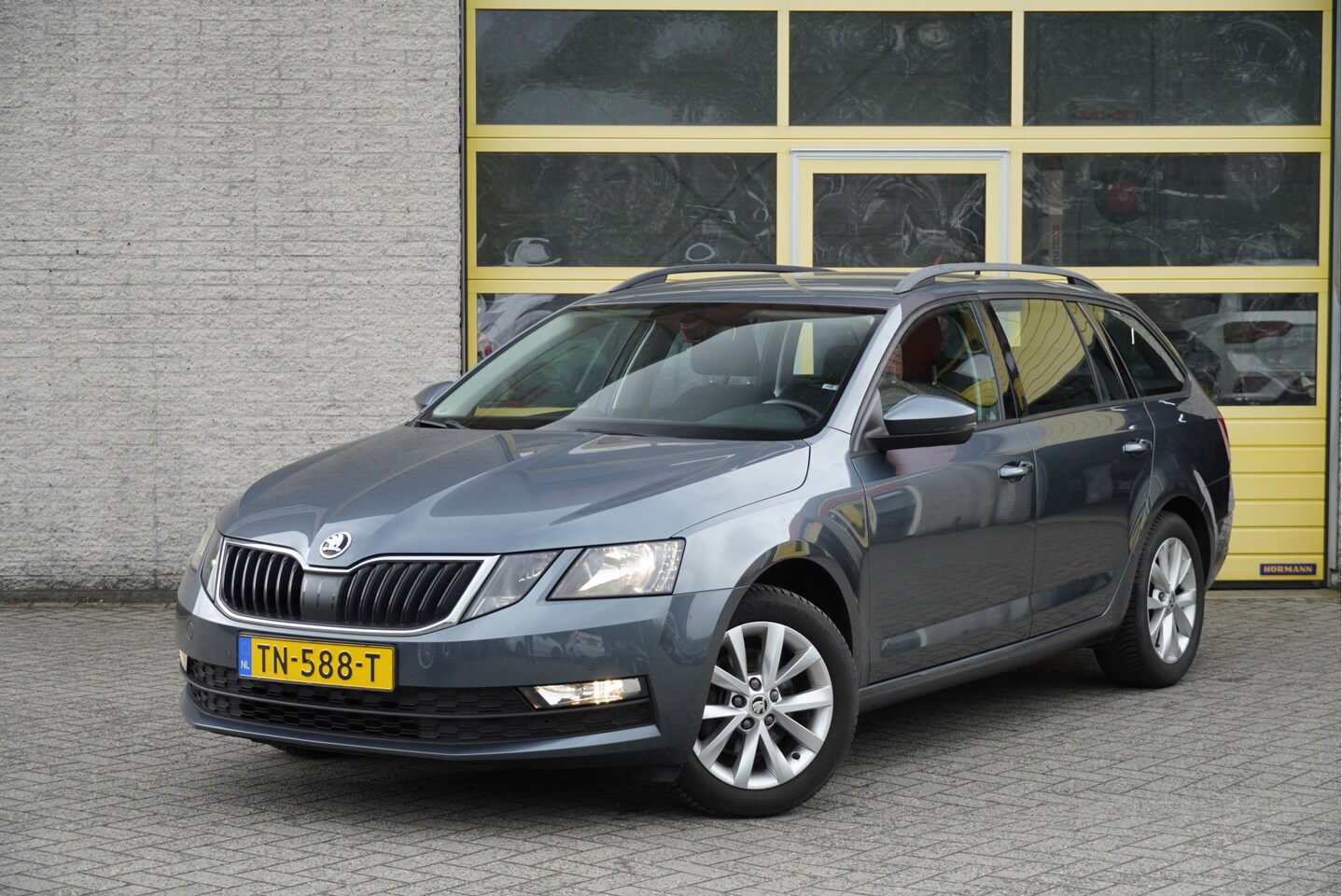 Skoda Octavia Combi - 1.0 TSI Automaat! Ambition Business BJ2018 Lmv 16" | Led | Pdc | Trekhaak | App-Connect | - AutoWereld.nl