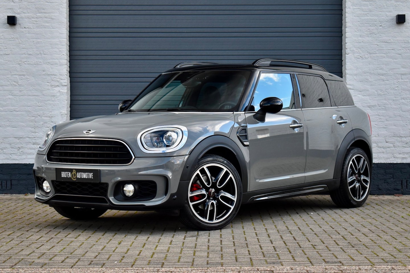 MINI Countryman - 1.5 Cooper JCW-Pack | LED | Cruise | Key-less | - AutoWereld.nl