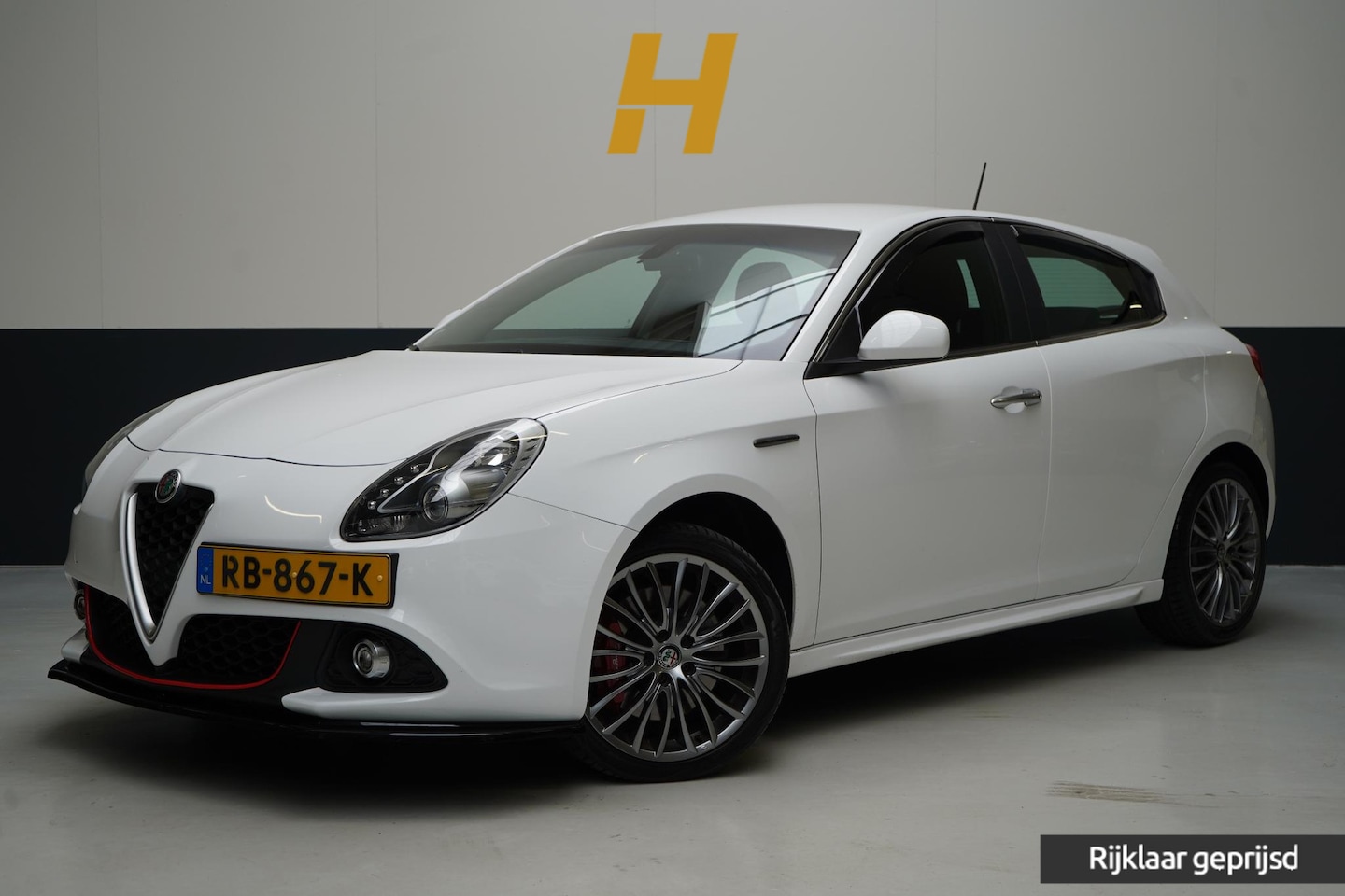 Alfa Romeo Giulietta - 1.4 Turbo MultiAir Super | Leder | Stoelverwarming | Cruise control | Climate control - AutoWereld.nl