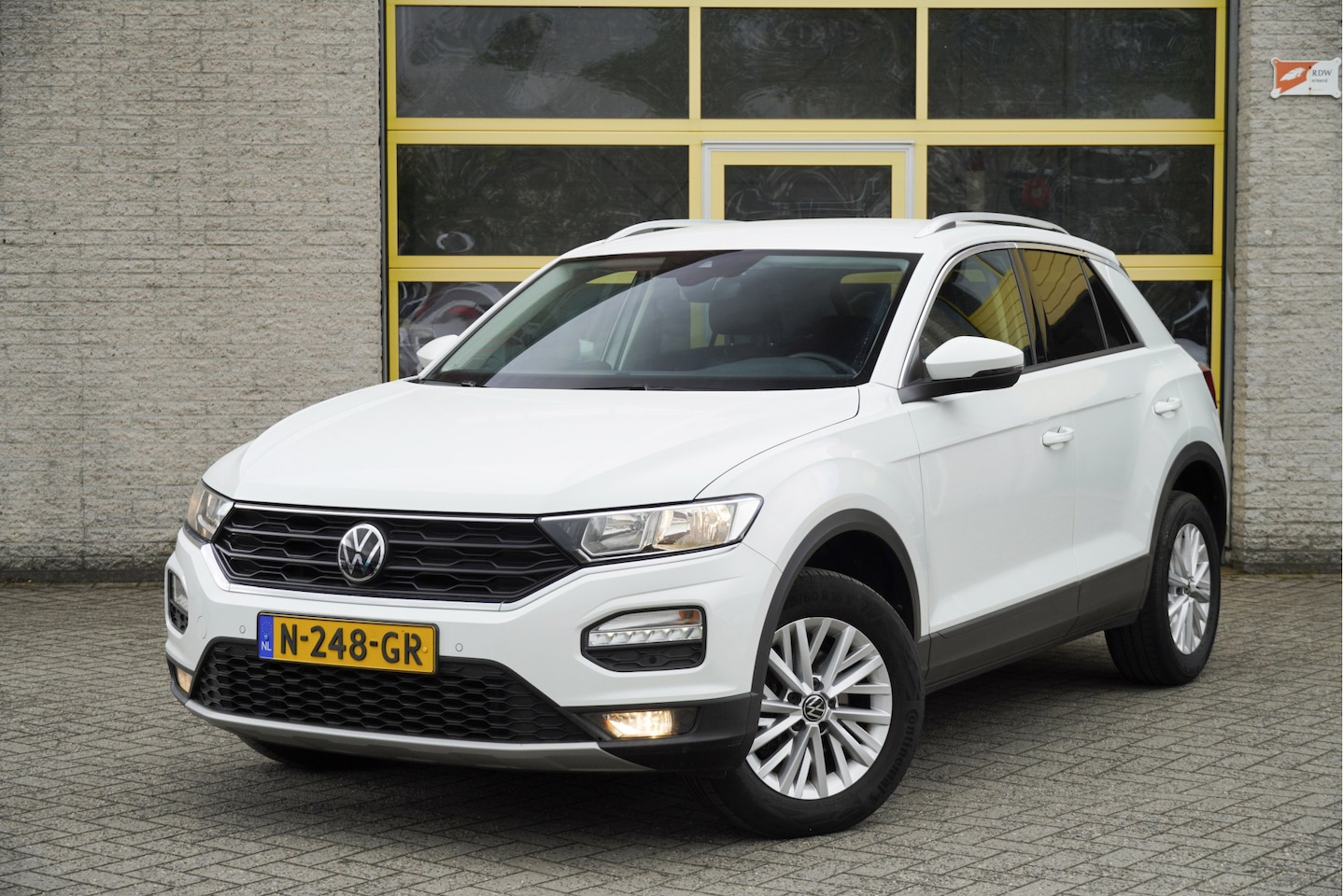 Volkswagen T-Roc - 1.0 TSI Style BJ2021 Lmv 16" | Led | Pdc | App-Connect | Navigatie (Niet vrijgeschakeld) | - AutoWereld.nl