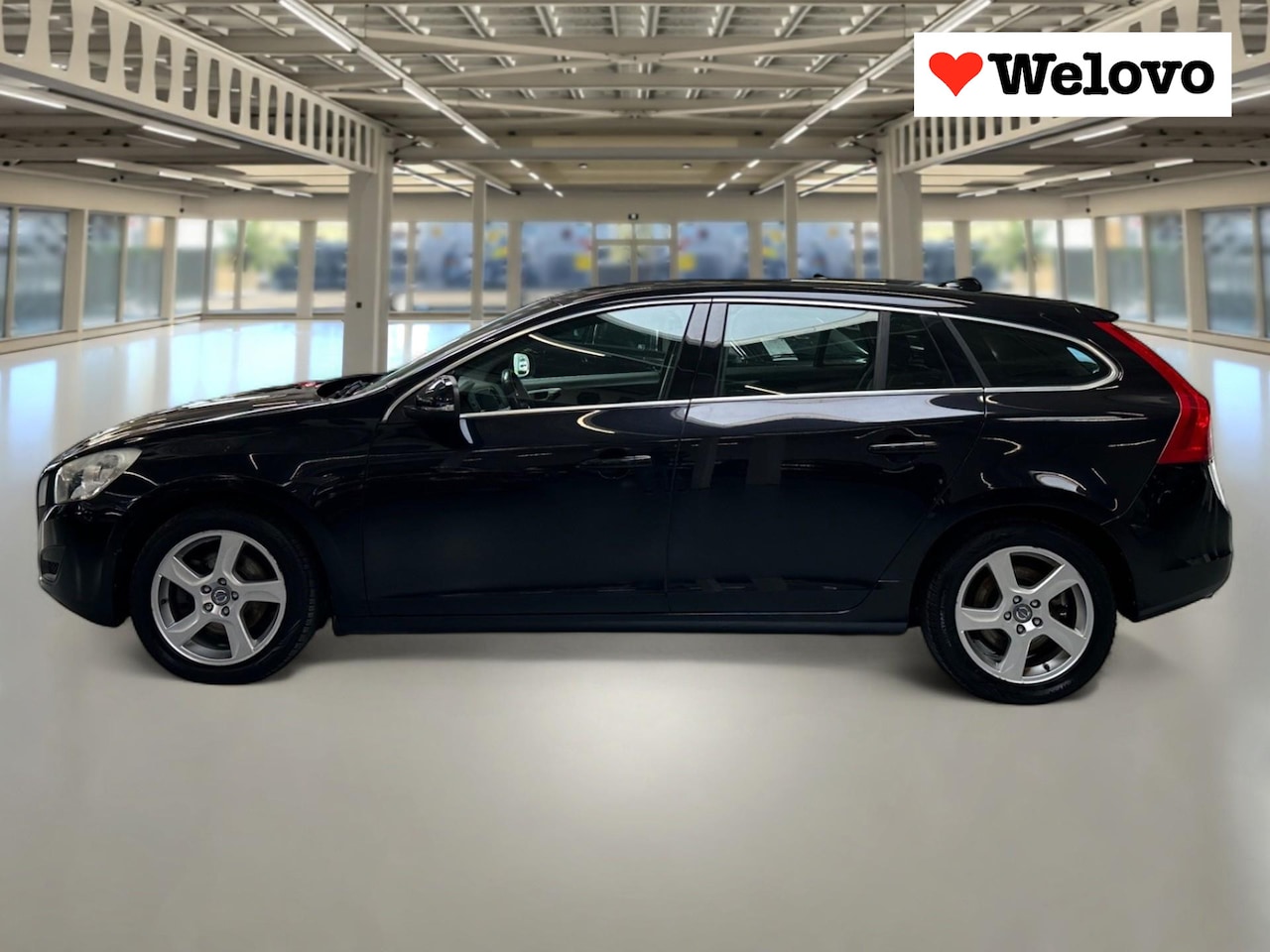 Volvo V60 - 1.6 T3 Momentum Trekhaak, Navigatie, PDC... - AutoWereld.nl