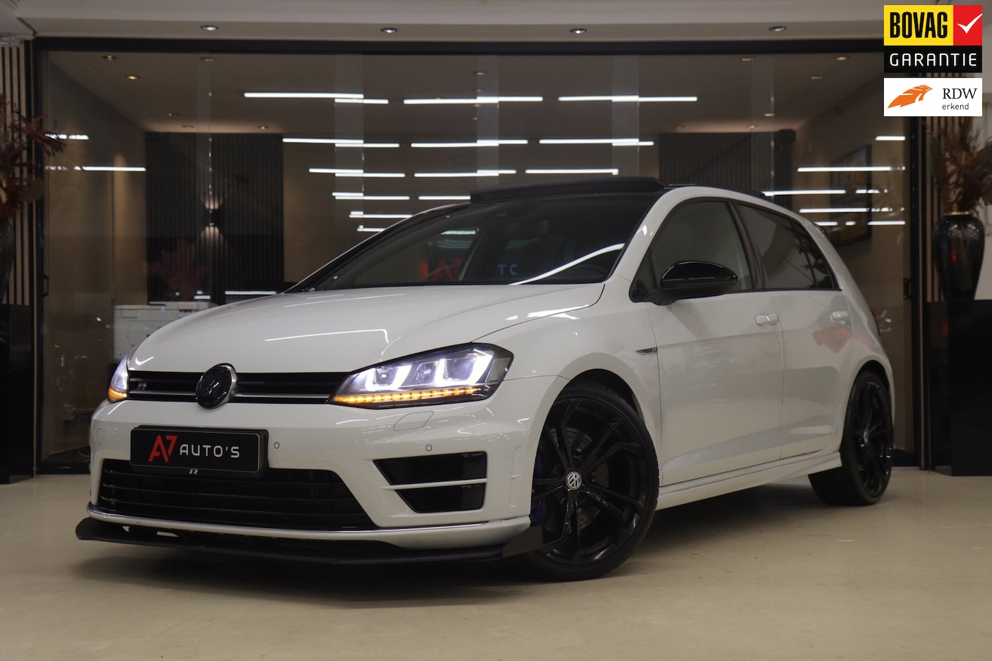 Volkswagen Golf - 2.0 TSI R 4Motion PANO/CARPLAY/STOELVER/KEALES/BLINDSPOT/VOL - AutoWereld.nl
