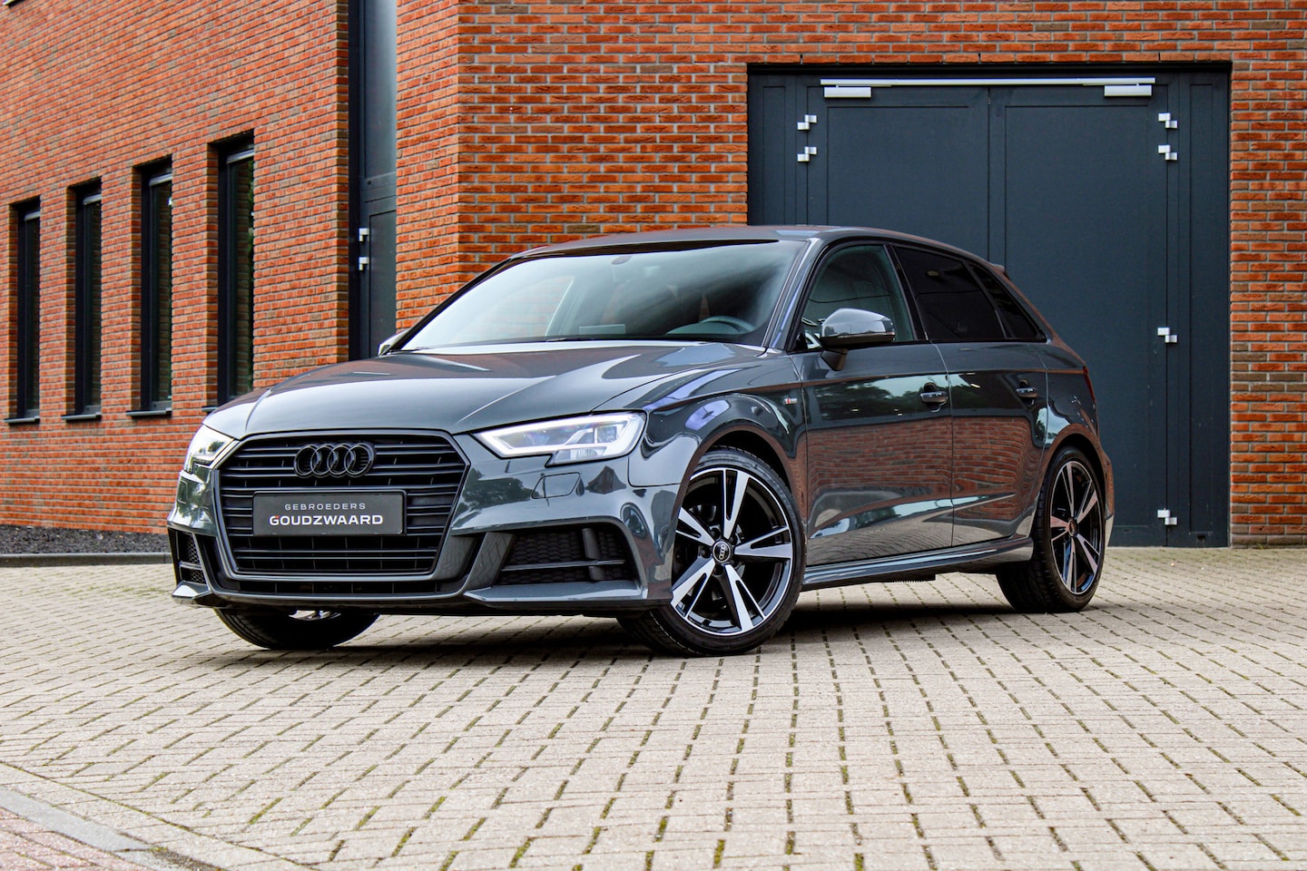 Audi A3 Sportback - 1.5 TFSI Sport 3x S Line 150PK | Orig. NL | Nanogrijs | Zwart optiek | LED - AutoWereld.nl