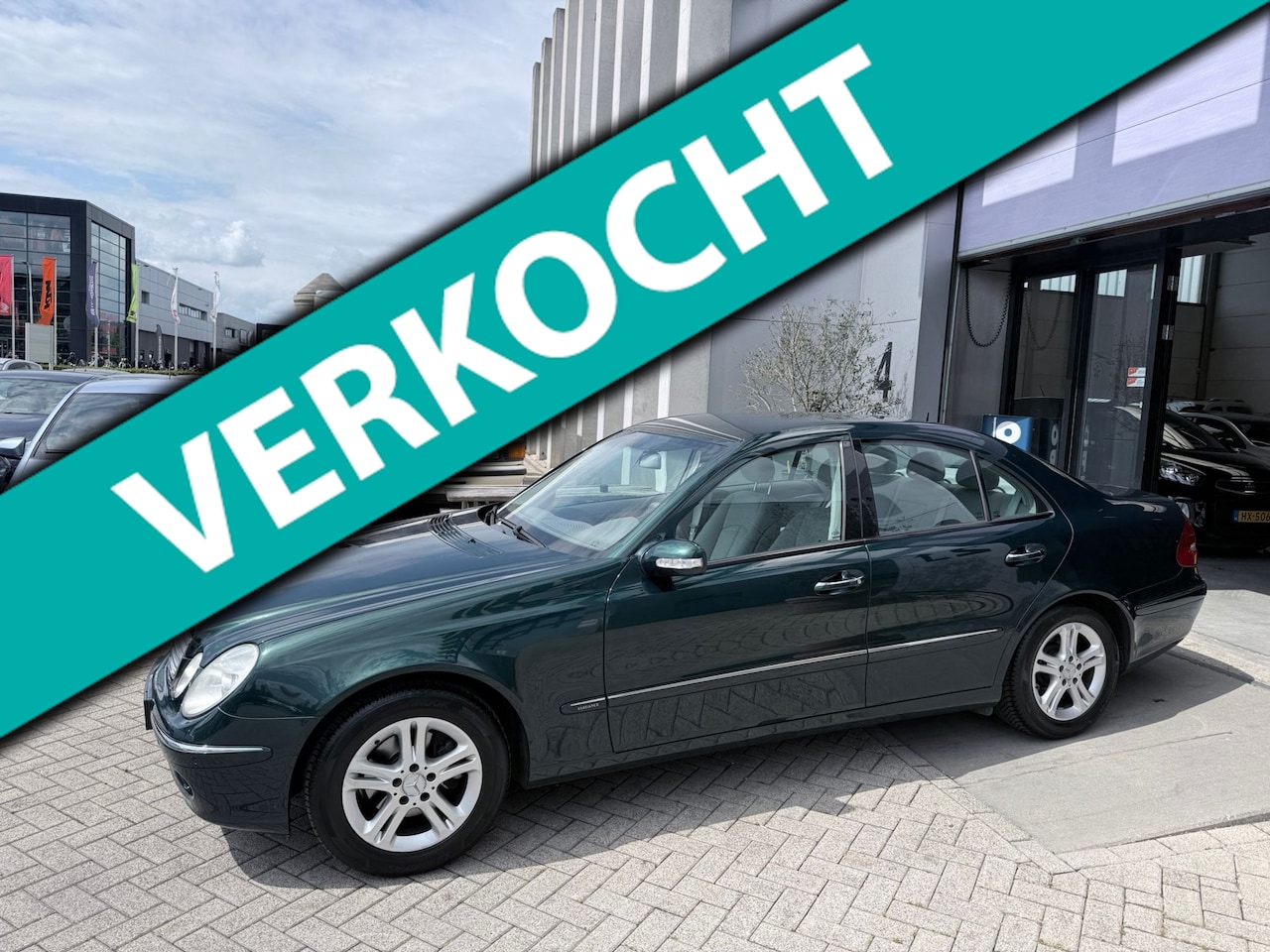 Mercedes-Benz E-klasse - 200 K. AUTOMAAT! NIEUWSTAAT! NAP! INRUIL MOGELIJK! - AutoWereld.nl