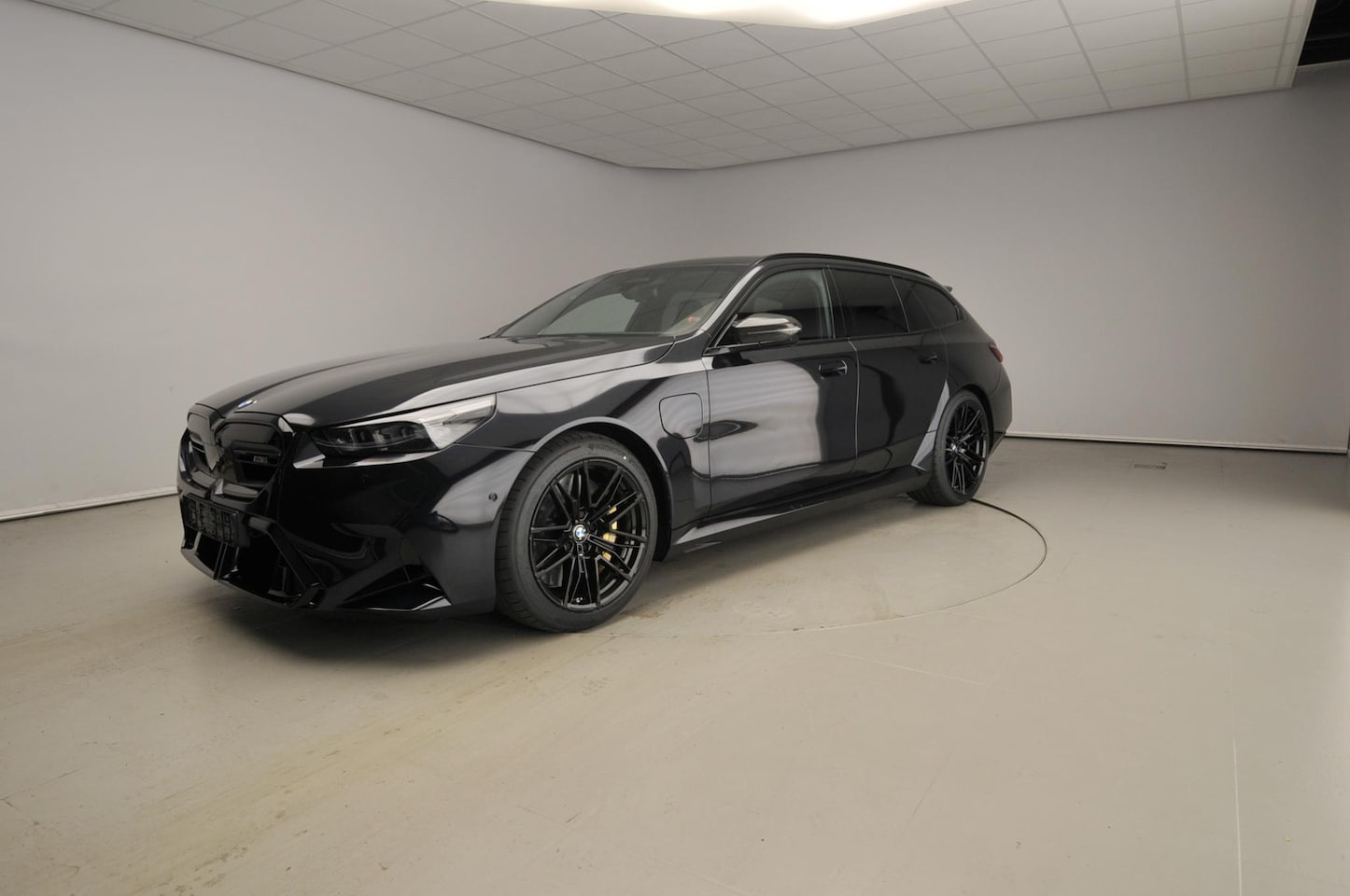 BMW M5 - Touring | Keramische remmen | M Driver's Package | Panoramadak | Comfort Pack - AutoWereld.nl