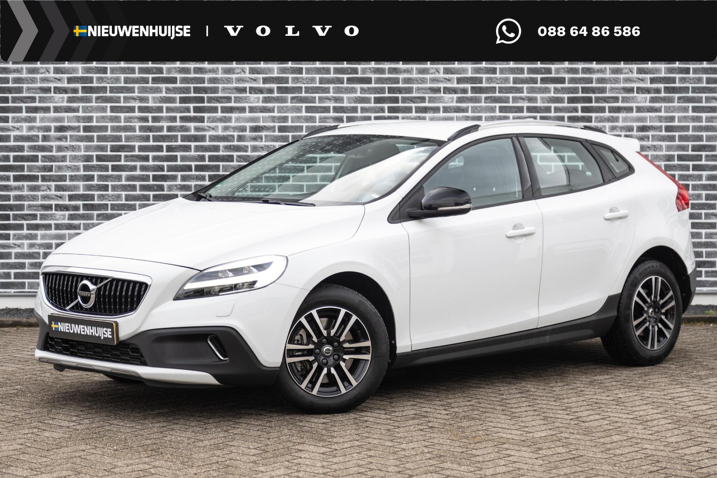 Volvo V40 Cross Country - 2.0 T3 Nordic+ | Navigatie | Trekhaak | LED Koplampen | Lichtmetalen Velgen | Stoelverwarm - AutoWereld.nl