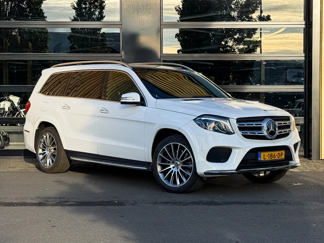 Mercedes-Benz GLS - GLS450 4MATIC AMG Line | 7-Seater | Panorama | Airmatic - AutoWereld.nl