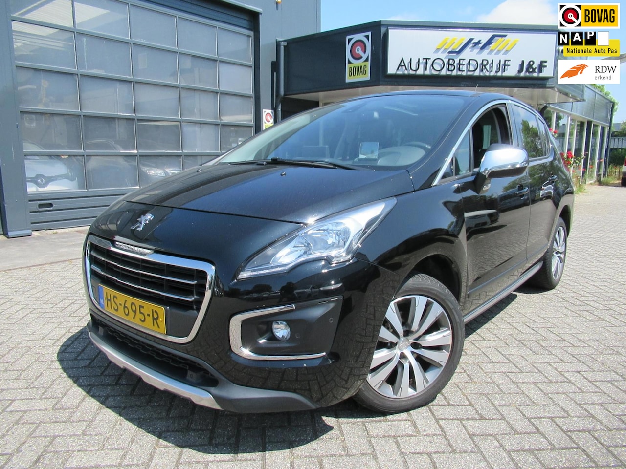 Peugeot 3008 - 1.2 PureTech Blue Lease Executive / NAV / PDC 2x/ PANORAMADAK / Headup display - AutoWereld.nl