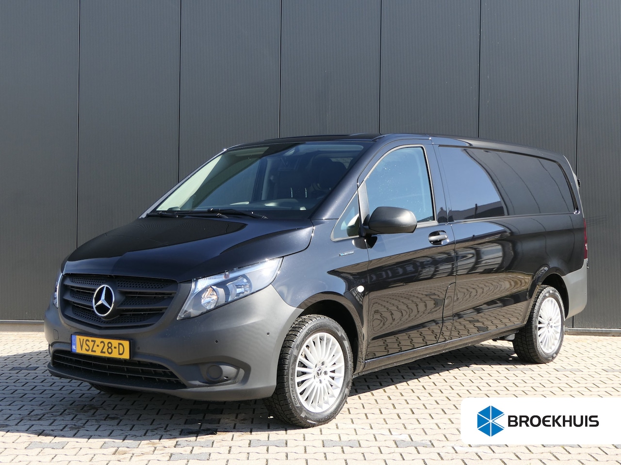 Mercedes-Benz eVito - Lang 41 kWh | Lage Km-Stand! | Camera | Lichtmetalen Velgen | Navigatie | Parkeersensoren - AutoWereld.nl