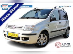 Fiat Panda - 1.2 Emotion | Incl. 12 maanden Garantie | Parkeersensoren | Airco | Climate controle | Hal