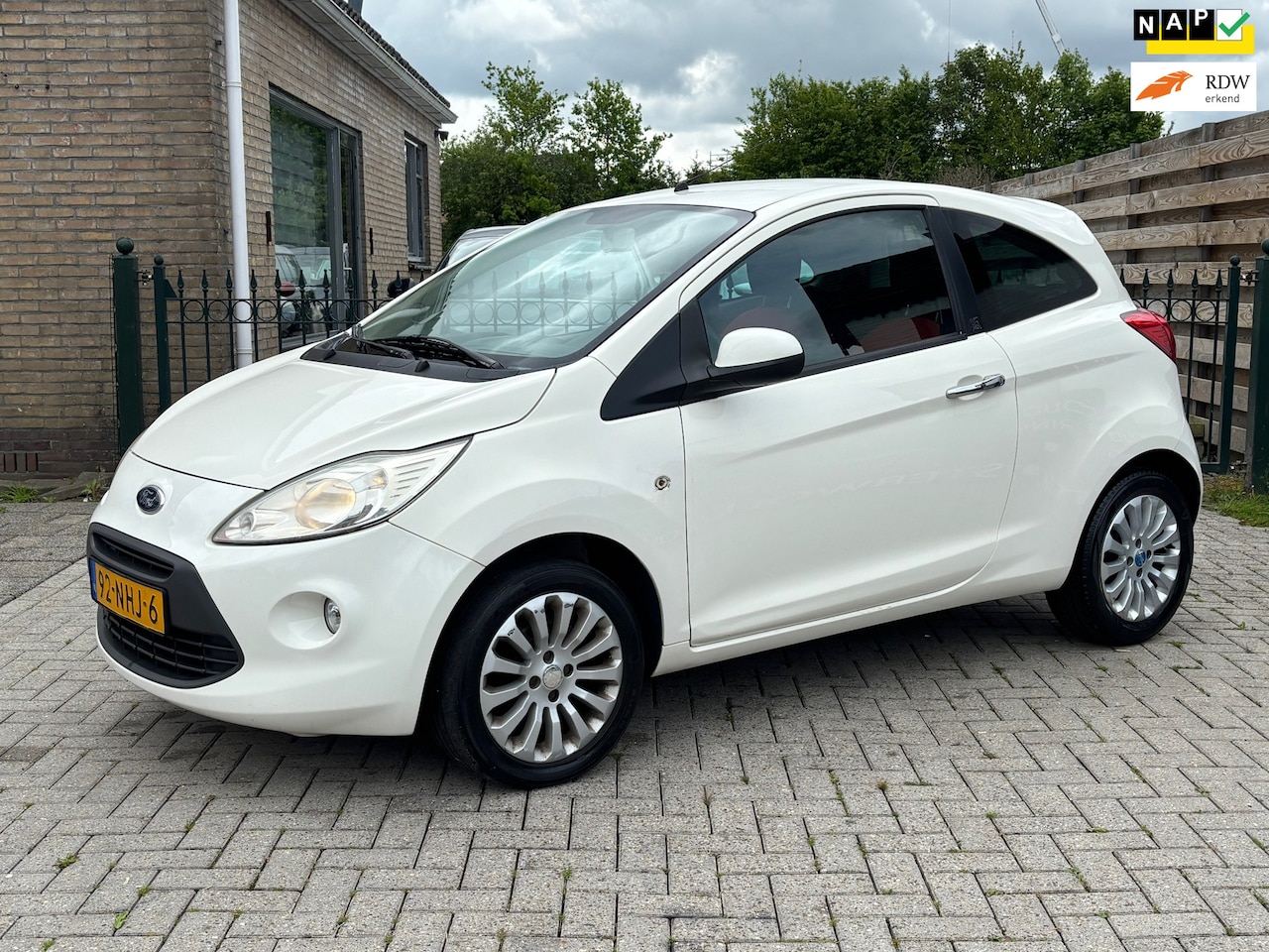 Ford Ka - 1.2 Titanium | NW kopelling |airco | nieuwe apk ! - AutoWereld.nl